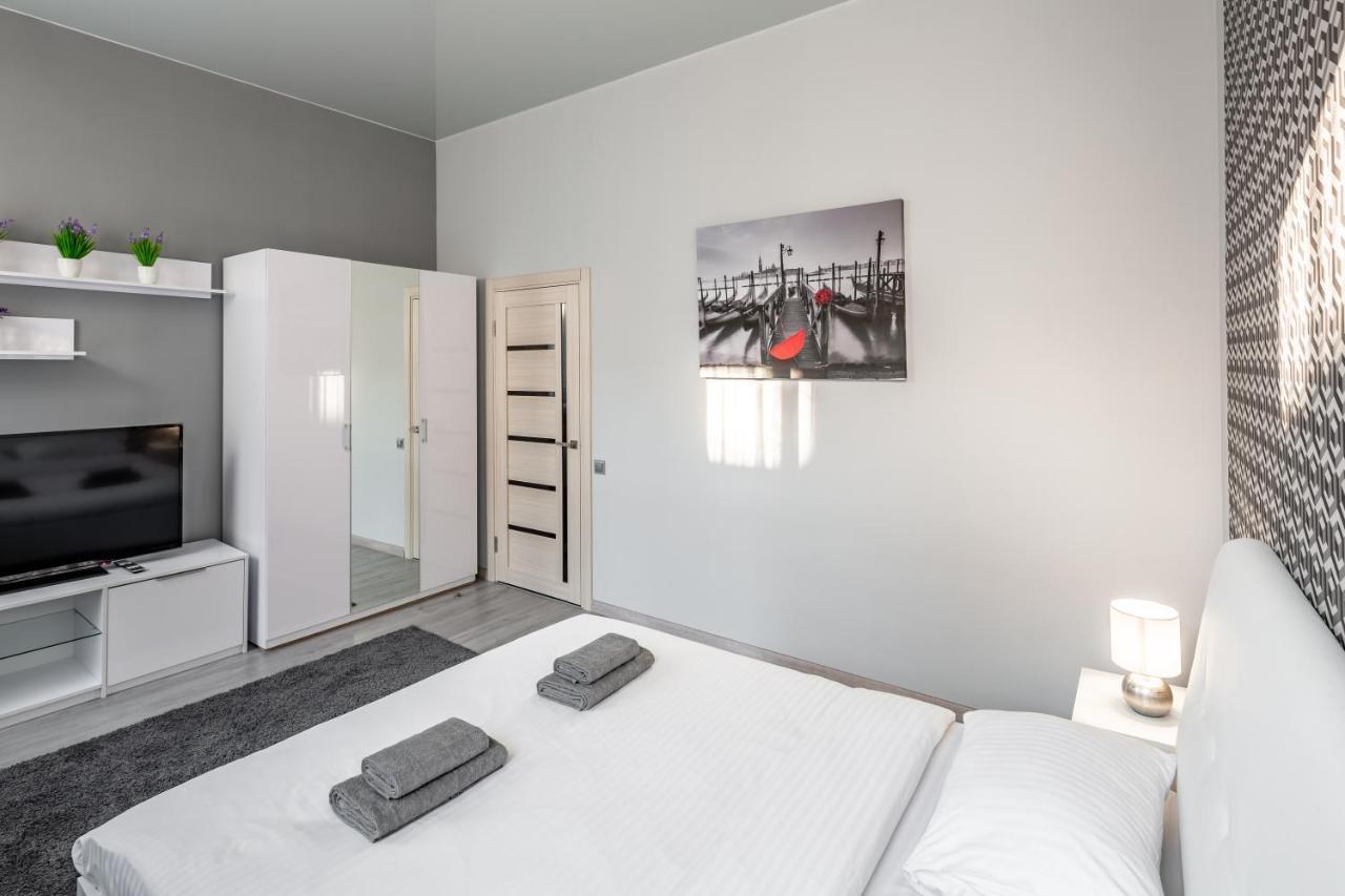 Apartment On Lesya Ukrainka ลวีฟ ภายนอก รูปภาพ