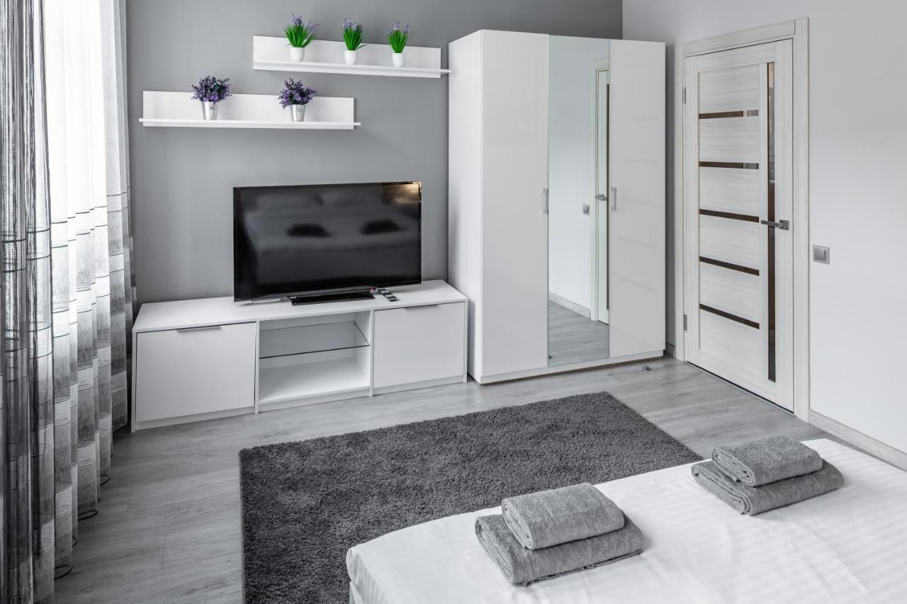Apartment On Lesya Ukrainka ลวีฟ ภายนอก รูปภาพ