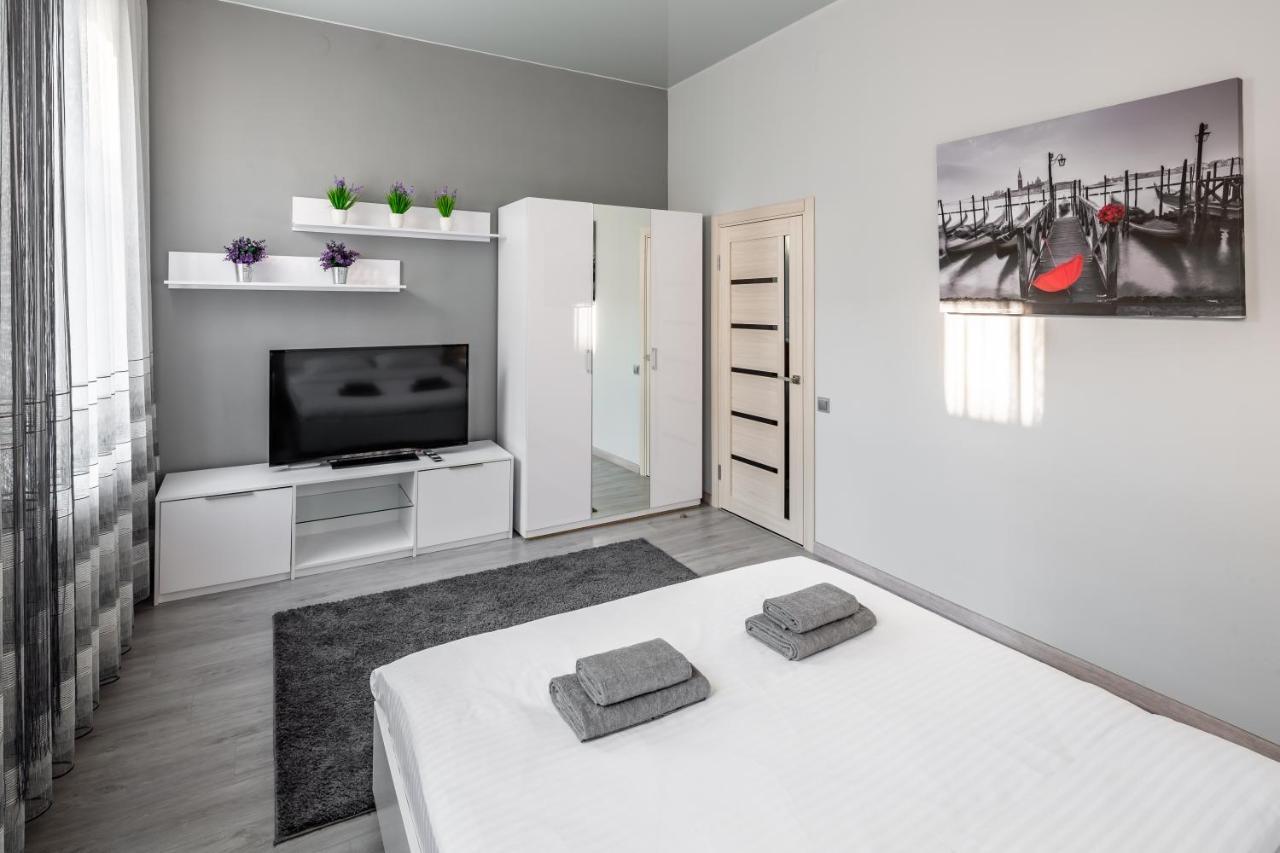 Apartment On Lesya Ukrainka ลวีฟ ภายนอก รูปภาพ