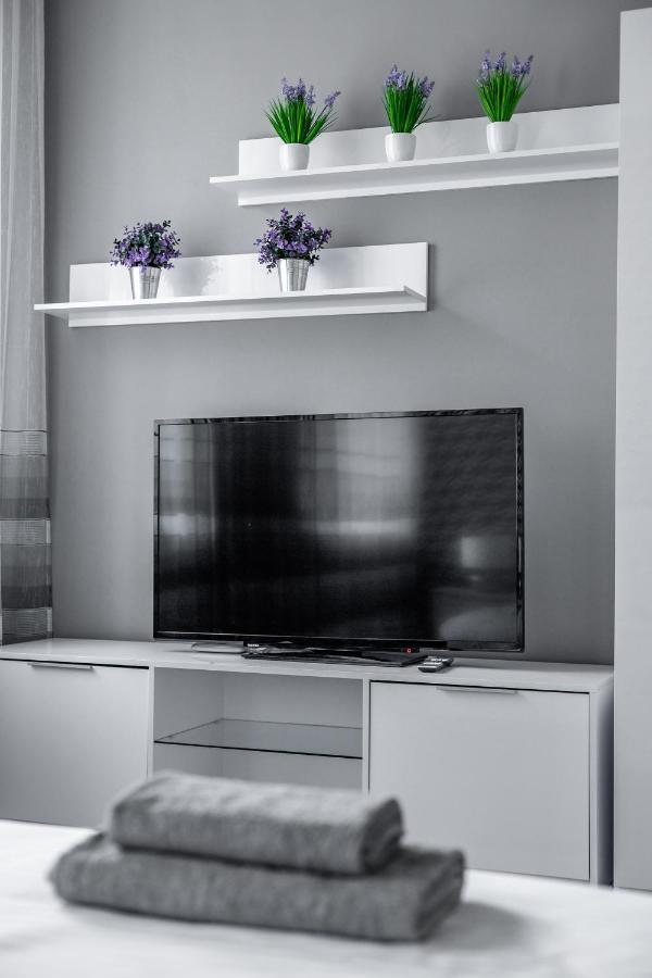 Apartment On Lesya Ukrainka ลวีฟ ภายนอก รูปภาพ